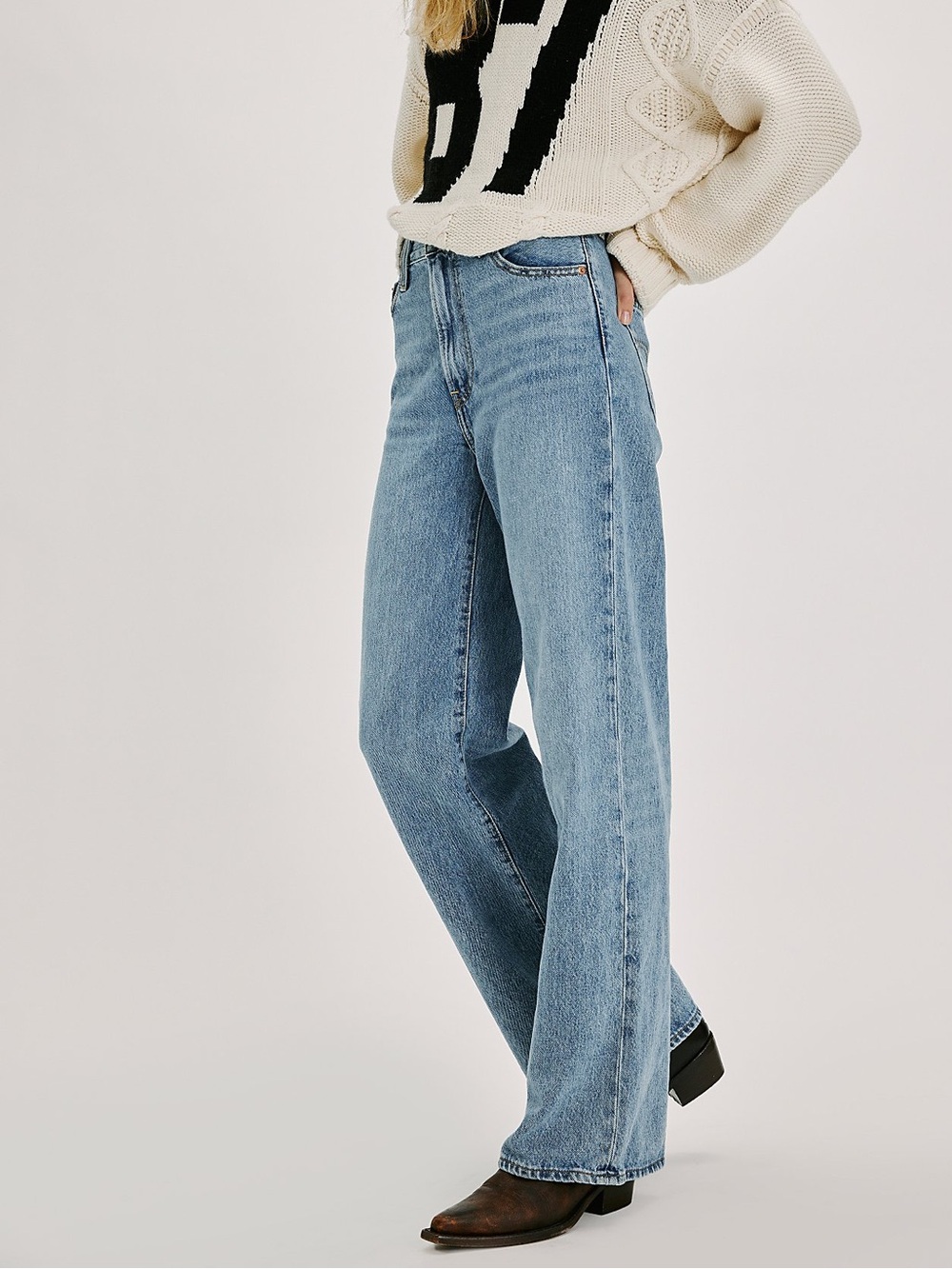 Levi’s Ribcage Jean - Picture 5 of 5